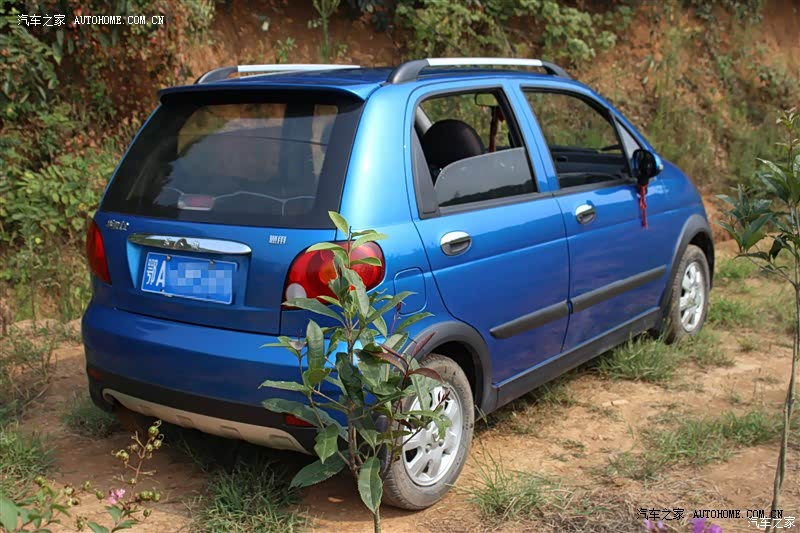 外观漂亮 车身小巧 动力够用 有一定的超控性 