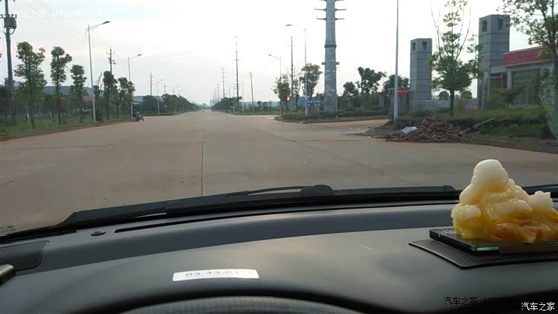 能够轻松驾驶，给生活带来便利，经济适用的家用车