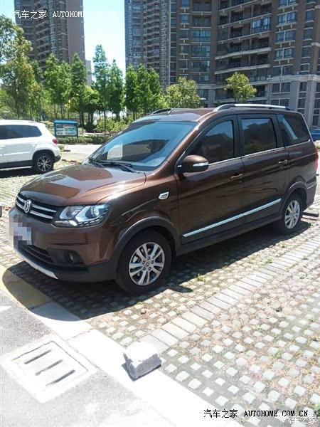 平民车型,不悔选择。大众风格的外观，时尚、大气上档次。