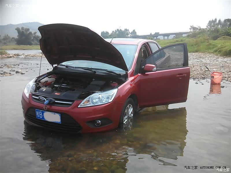 操控很好，小毛病少，油耗稍高，保养有点小贵