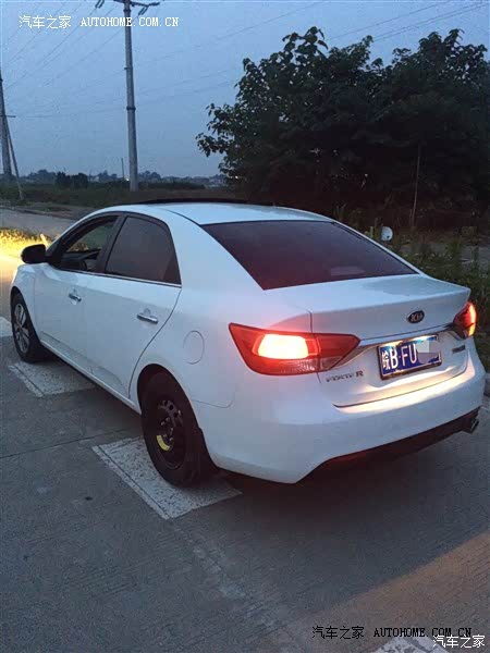 外观时尚，提速快，油耗低，性价比高，就是减震差。