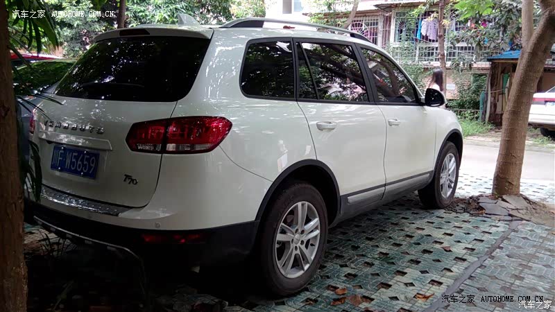 性价比高；底盘扎实，空间不错；细节、发动机噪音需提升