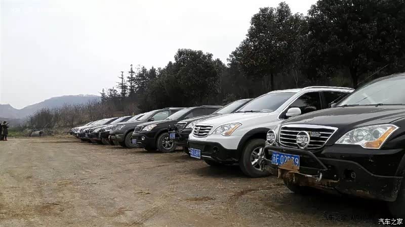 油耗还行，底盘扎实，虽然跟轿车没办法比，这么大的车也可以了。