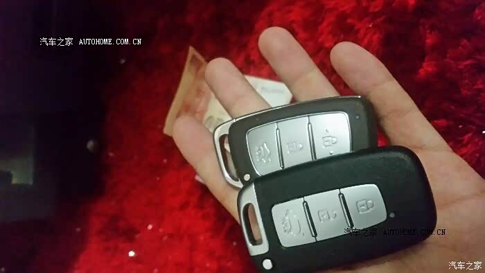 外观设计上比较满意自己看着顺眼 内饰方面符合这个价位的标准。