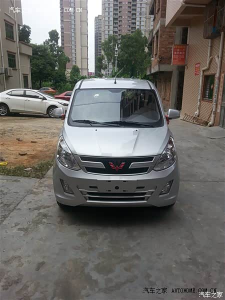 空间大，动力好，操控顺手，外观做工比较差，内饰中规中矩