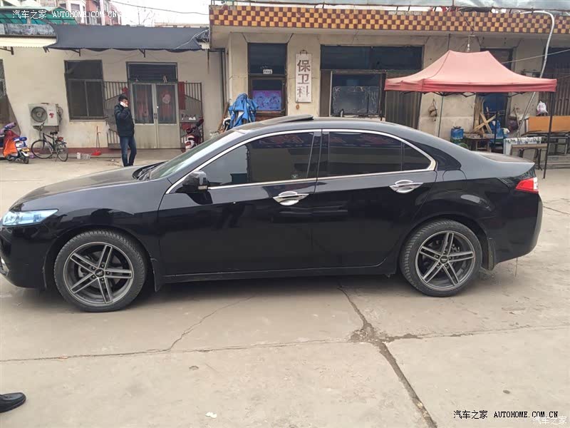 操控没得说，外观很漂亮