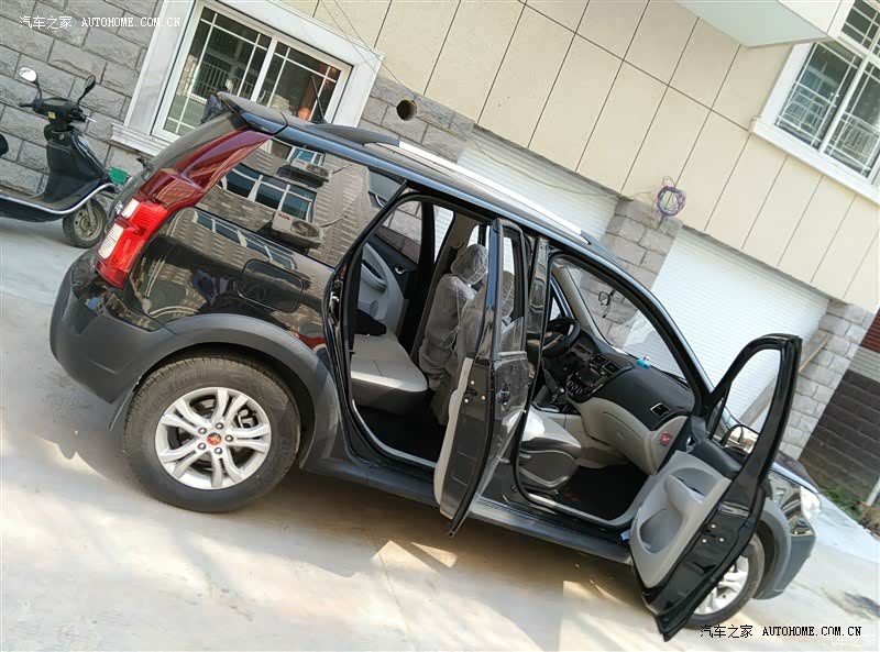 外观还不错，空间也充足，动力还可以，操控很安全，基本很满意。