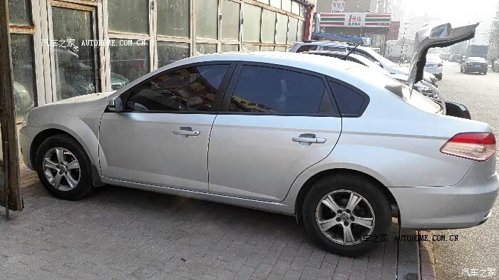 颜值高，性能平衡，驾乘舒适，可靠性高，油耗偏高，空调制冷慢