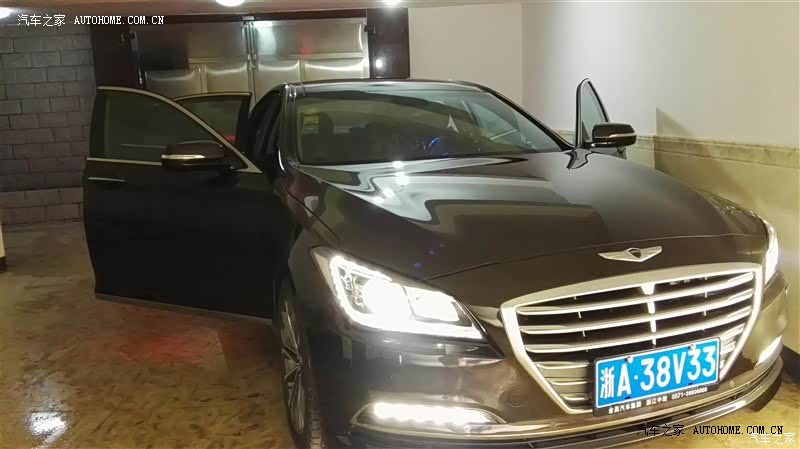 内饰沉稳，外观柔美，实用配置齐全，V6+全时四驱+8AT变速器！