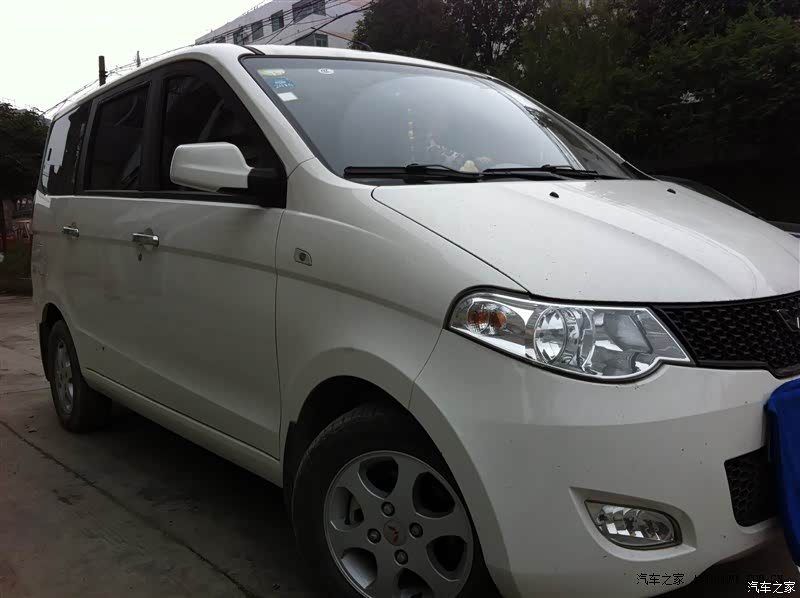 在这个价位左右性价比是很高的，买了两年了没出现什么问题。