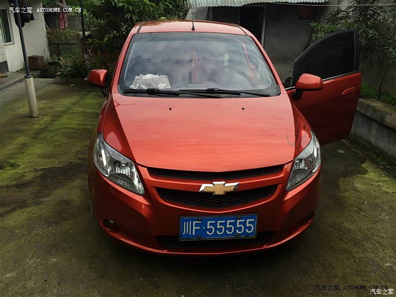 每天上下班代步，大多时候都是在城郊路开，最大的优点是省油省心