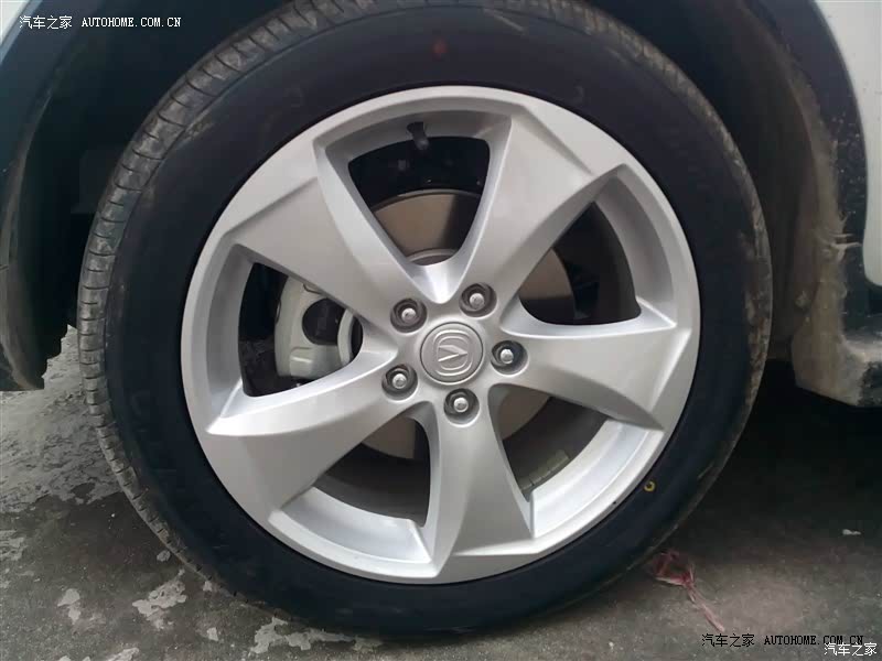 车较短，外观不错，变速箱非常平顺，动力还行！