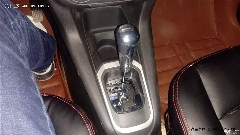 外观很漂亮，后排空间大，方向指向精准，油耗稍高，4at有顿挫感