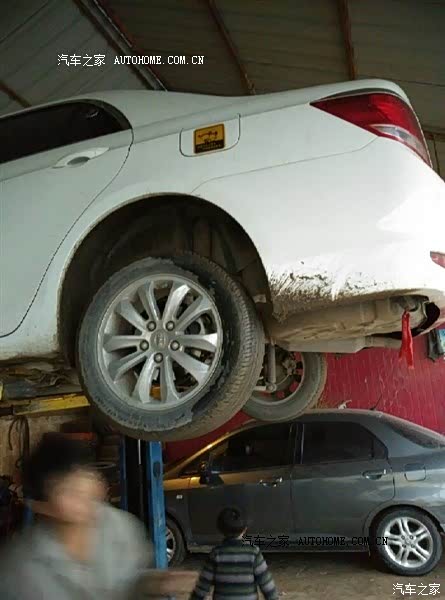 总体感觉还可以对的起这价位，每次出门看到车停在那里就有感觉