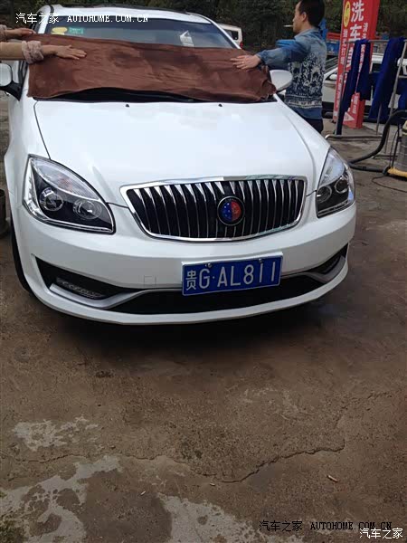 八字胡烧包，修长的车身，百看不厌，动力还好，吊丝就该开吊丝车