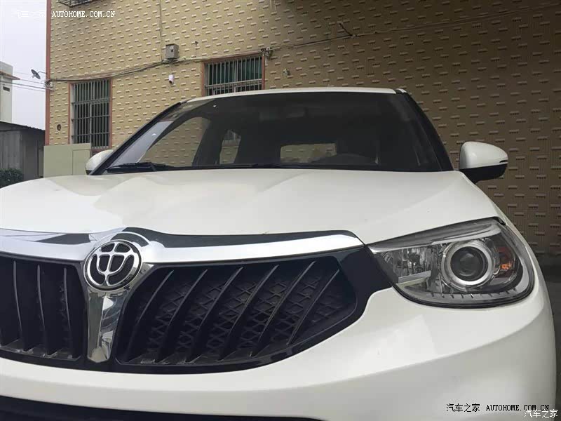 外观硬朗，我行我素，价格适中，小型SUV中的首选啊！