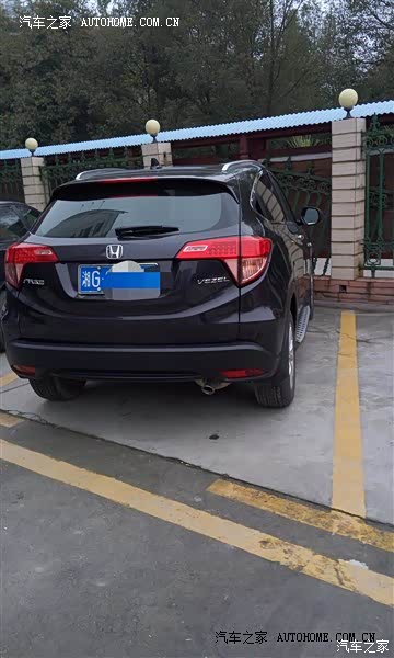 时尚、大气、空间大、油耗低。噪音稍稍有点大。